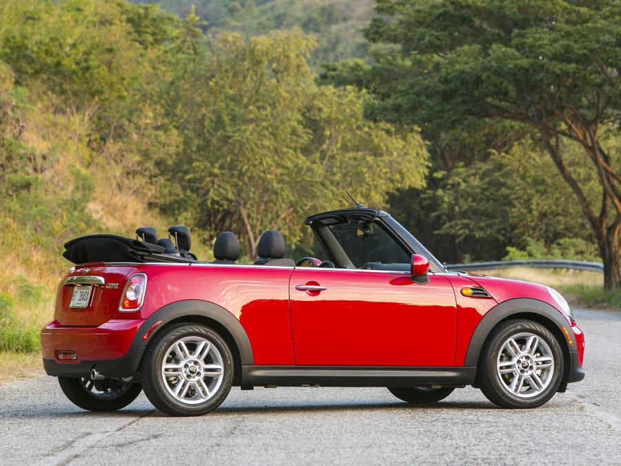  Mini Cooper Cabrio 2010 года  (US) (фото 12 из 30)